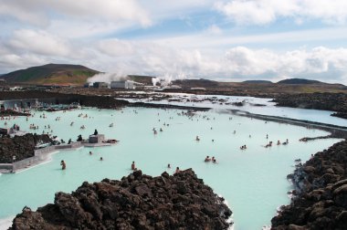 İzlanda, Avrupa: nefes kesen mavi lagün, Grindavik bir lav alanında ünlü jeotermal Spa, Reykjanes Yarımadası, Izlanda en çok ziyaret edilen konumlar biri havadan görünümü