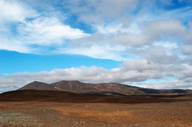 İzlanda: dağlar ve bulutlar ile İzlanda manzara panoramik manzaralı
