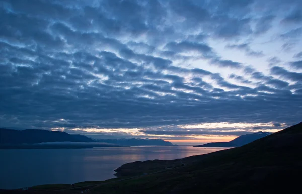 Islande : vue sur le lac Myvatn au coucher du soleil — Photo