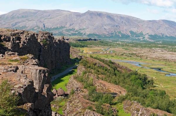 Iceland, Europe: aerial view of the Almannagja canyon, the largest crack or fault in the region, a visual representation of the continental drift between the North American and Eurasian tectonic plates in Thingvellir national park — 图库照片
