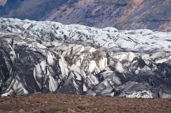 Islandia, Europa: widok z lotu ptaka Skaftafellsjokull, lodowiec Skaftafell, język lodowcowy, który zmobilizował się z Vatnajokull, największej pokrywy lodowej Islandii, w rezerwacie przyrody w Oraefi, w parku narodowym Vatnajokull — Zdjęcie stockowe