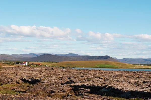 冰岛︰ 火山惠尔山的观米湖 — 图库照片