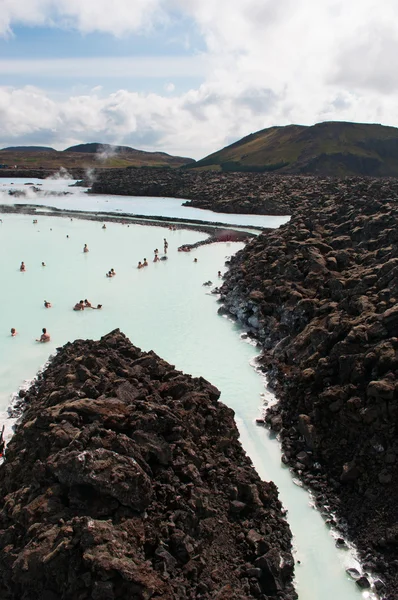 Ісландія, Європа: вид з повітряного захоплюючий Blue Lagoon, знаменитий геотермальної спа в лавового поля в Grinkavik, на півострові Рейкіджейнс, один з найбільш відвідуваних пам'яток в Ісландії — стокове фото