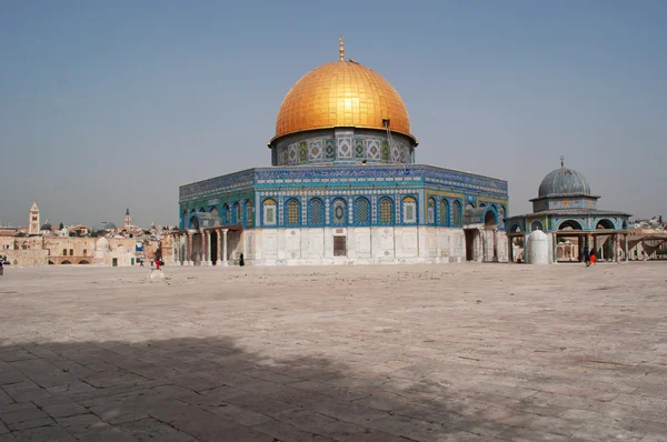 Israel: beskåda av kupolen av vagga på tempel monteringen i den gammala staden av Jerusalem — Stockfoto