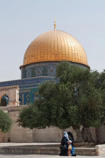 Israele: veduta della Cupola della Roccia sul Monte del Tempio nella Città Vecchia di Gerusalemme — Foto Stock
