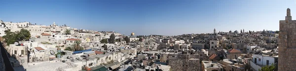 Jerusalén, Israel: la Ciudad Vieja con la Cúpula de la Roca vista desde las murallas —  Fotos de Stock