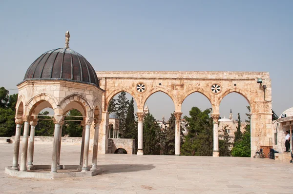 Jerusalén: la Cúpula de los Vientos y los arcos en el Monte del Templo — Foto de Stock