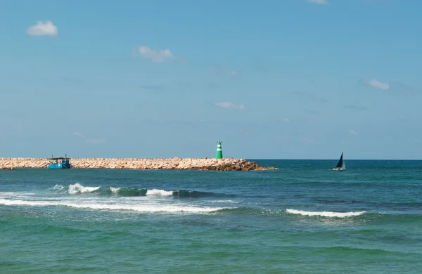 Tel Aviv、イスラエル、中東、地中海と、テルアビブ ポート近くのビーチで、テル ・ アビブ海辺のパノラマ ビュー — ストック写真