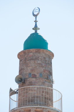 Jaffa, Israil, Orta Doğu: el-Bahr camii minaresi (Mescid-i Bahr, The Sea Mosque), limanın yakınındaki Haaliya Hashniya Caddesi üzerinde bulunan Jaffa eski kentinde en eski uzan Cami