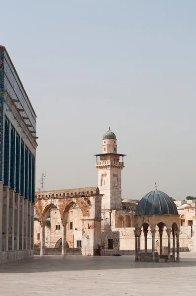Jeruzsálem: a mozaikok a kupola, a sziklák, a boltívek és a kupola a szél a templom-hegy — Stock Fotó