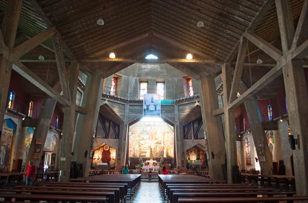 Nazareth, Israel, Middle East: the interiors of the Church of the Annunciation, built in 1969 over the believed place where angel Gabriel announced Jesus's birth to Mary — Stock Photo, Image