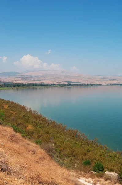 Israel, Medio Oriente: vista del lago Tiberíades, el lago de agua dulce más bajo de la Tierra, citado en la Escritura como el lugar de captura milagrosa de peces y Jesús caminando sobre el agua —  Fotos de Stock