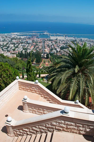 Izrael: panoramatický pohled Haifa a zahrady Bahai — Stock fotografie