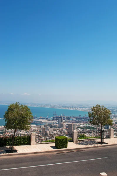 Israel: vista panorâmica de Haifa do Monte Carmelo — Fotografia de Stock