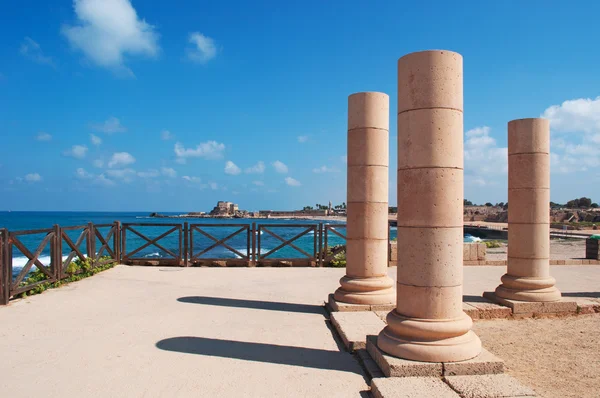 İsrail, Ortadoğu: Caesarea Milli Parkı, kentin Helenistik, Roma ve Bizans dönemi arkeolojik bulgular için ev sütunlarda Herod altında büyük m.ö. bir Fenike deniz istasyonu sırasında 2210 yakınlarında inşa