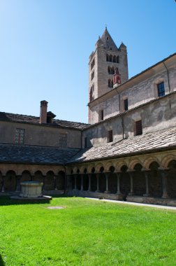 Aosta, Aosta Vadisi, İtalya: Sant'Orso Kilisesi manastırının görünümü 
