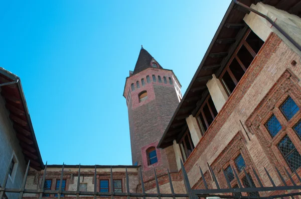 Aosta, de Valle d'Aosta, Italië: uitzicht op het klooster van de kerk van Sant'Orso — Stockfoto