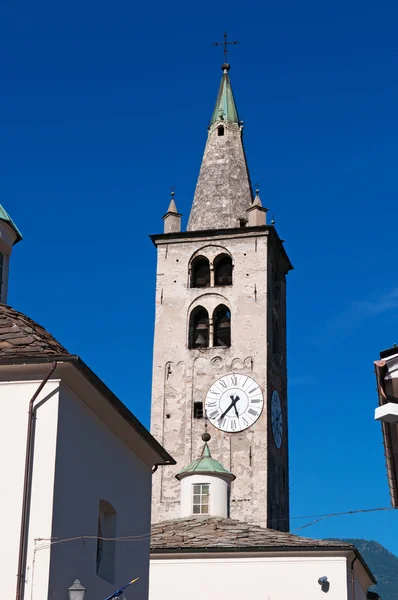 Aosta, Itália: a torre do relógio românico da Catedral — Fotografia de Stock