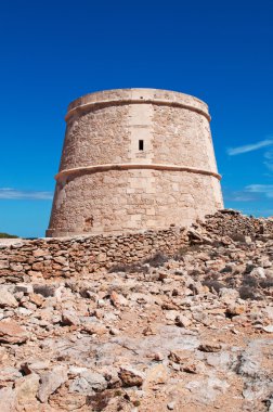 Formentera, Balear Adaları, İspanya: görünüm Gavina Kulesi'ne, adanın batı kıyısında denetlemek için 1763 yılında inşa edilmiş bir gözetleme kulesi