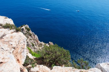 Formentera, Balear Adaları, İspanya: Akdeniz ve La Mola cliff adanın uzak doğu ucundaki Marnixkade maquis ile nefes kesici manzara havadan görünümü 