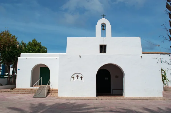 Formentera, Îles Baléares, Espagne : vue sur l'église paroissiale de Pilar de La Mola, construction du XVIIIe siècle dans le village de Pilar de La Mola — Photo