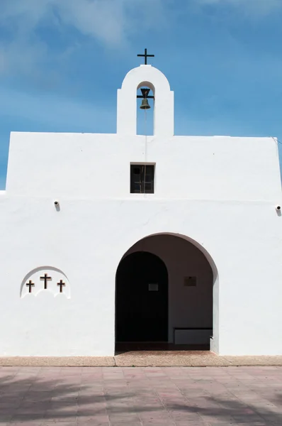 Formentera, Îles Baléares, Espagne : vue sur l'église paroissiale de Pilar de La Mola, construction du XVIIIe siècle dans le village de Pilar de La Mola — Photo