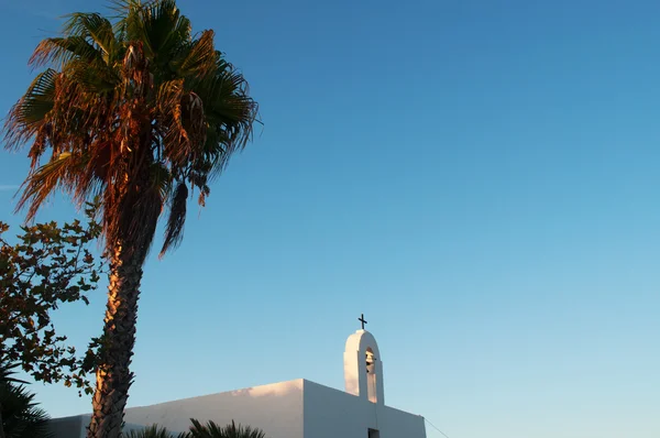 Formentera, Îles Baléares, Espagne : le clocher de l'église paroissiale de Pilar de La Mola, bâtiment du XVIIIe siècle dans le village de Pilar de La Mola — Photo