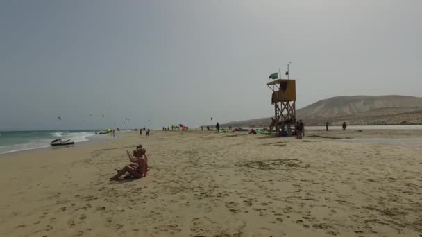 Fuerteventura: uitzicht op Playa de Sotavento — Stockvideo
