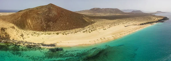 Vue Aérienne Playa Las Conchas Montagne Bermeja Île Graciosa Lanzarote — Photo