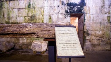 Diocletian Sarayı, Split yeraltı şehri. Hırvatistan. Şehrin altındaki duvarlar, sütunlar ve kemerler şehrin tarihi merkezindeki Roma medeniyetinin kalıntılarını taşıyor. İmparator Diocletian tarafından inşa edilen mimari kompleksi