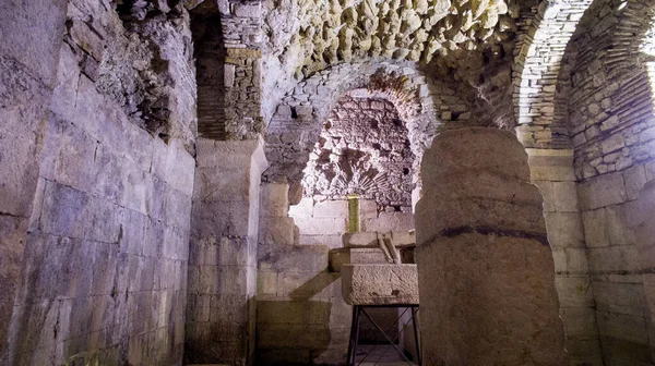 Palacio Diocleciano Ciudad Subterránea Split Croacia Con Muros Columnas Arcos — Foto de Stock