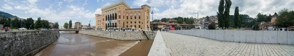 Vista Panorámica Del Ayuntamiento Sarajevo Vijenica Fue Biblioteca Nacional Universitaria —  Fotos de Stock