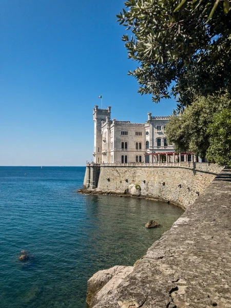 Entrada Museo Histórico Parque Del Castillo Miramare Trieste Friuli Venezia —  Fotos de Stock