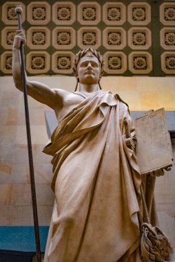 Paris, Fransa, Avrupa: Napolyon Yasama Meclisi Başkanı Eugene Guillaume tarafından yapılan alçı çalışması, Napolyon fondyonundan, 2018 'den beri Orsay Müzesi' nde sermaye olarak kullanılmaktadır.