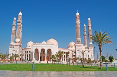 Yemen, Orta Doğu: panoramik el Sarı Camii, Sana'a,'en büyük ve en modern Camisi Yemen Başkan Ali Abdullah Saleh tarafından Kasım 2008 yılında açıldı ve gayrimüslimlere, bahçesi ile açık