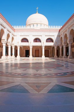 Yemen, Orta Doğu: kubbe ve Al sarı Camii, Sana'a, Kasım 2008 yılında Yemen Başkan Ali Abdullah Saleh tarafından açıldı'en büyük ve en modern camisi merkez binası olmayan Müslümanlar için açık