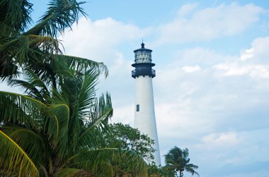 Miami: Cape Florida Light, Bill Baggs Cape Florida State Park Key Biscayne güney ucunda Cape Florida 1825 yılında inşa edilmiş bir deniz feneri görünümü