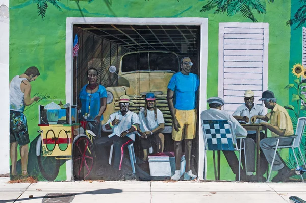 바하마 빌리지, 올드 타운에 있는 동네 했다 바하마 가계의 많은 원래 주민에 대 한 명명 된 벽화에 키 웨스트: 카리브 일상 생활 — 스톡 사진