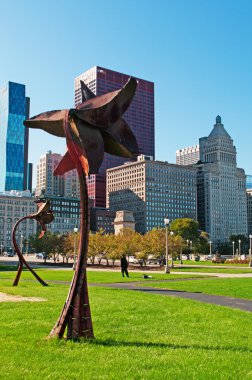 Chicago, Illinois: panoramik şehir olarak ortaya çıkan 2, heykeller Amerikalı şarkıcı John Mason Grant Park'ta oluşturulan çiçek şeklinde bir gurup manzarası