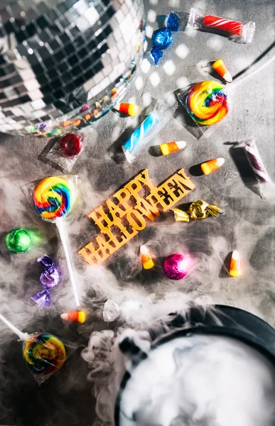 Cadılar Bayramı: Sis şeker ve disko topu çevresinde tatil Bac üzerinde sürüklenir — Stok fotoğraf