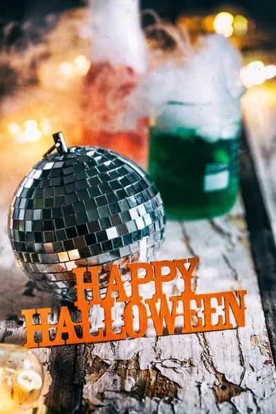 Halloween: Galen vetenskapsman laboratorium Holiday Disco Party Stockbild