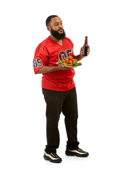 Hombre Afroamericano Una Camiseta Del Equipo Fútbol Varias Poses — Foto de Stock