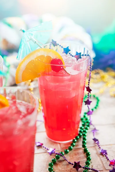 Mardi Gras: Traditional Hurricane In Glass With Tropical Garnish — Stock Photo, Image