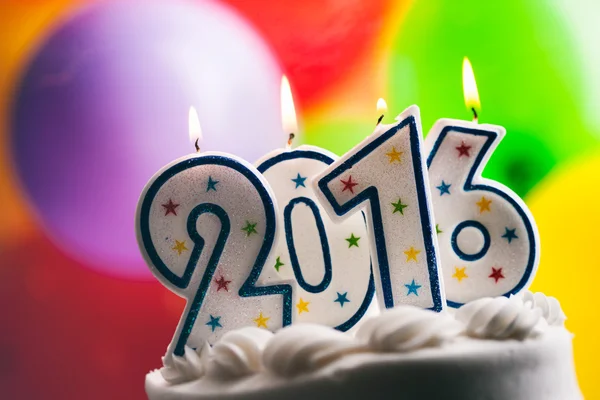 Felice anno nuovo 2016 candele di compleanno sulla torta — Foto Stock