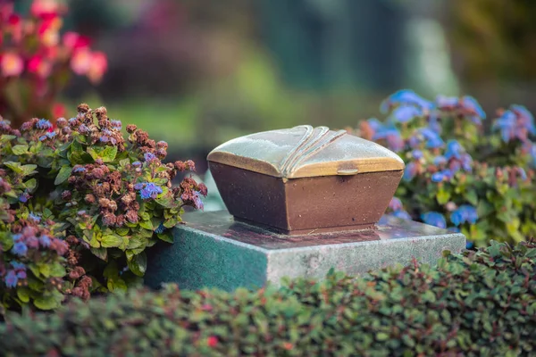 Eau Bénite Dans Bol Fer Cimetière — Photo