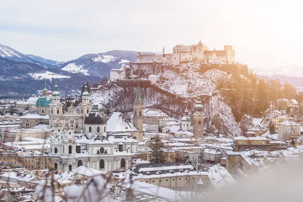 Panorama Salzburgo Inverno Centro Histórico Nevado Luz Sol — Fotografia de Stock