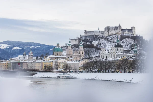 Panorama Van Salzburg Winter Snowy Historisch Centrum — Stockfoto