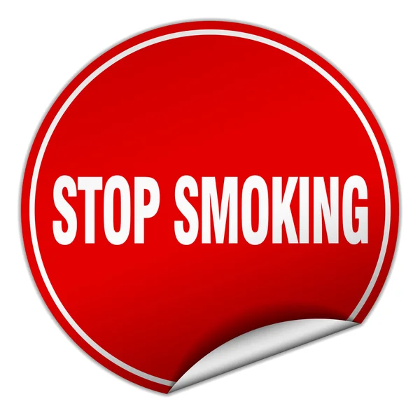 Σταματήσουν το κάπνισμα, στρογγυλό κόκκινο αυτοκόλλητο απομονωθεί σε λευκό — Διανυσματικό Αρχείο