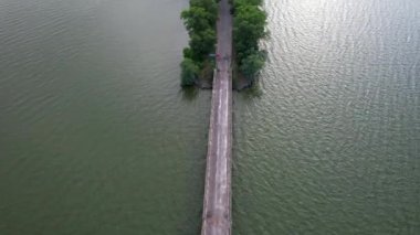 Köprü manzarası. İHA ateşi.