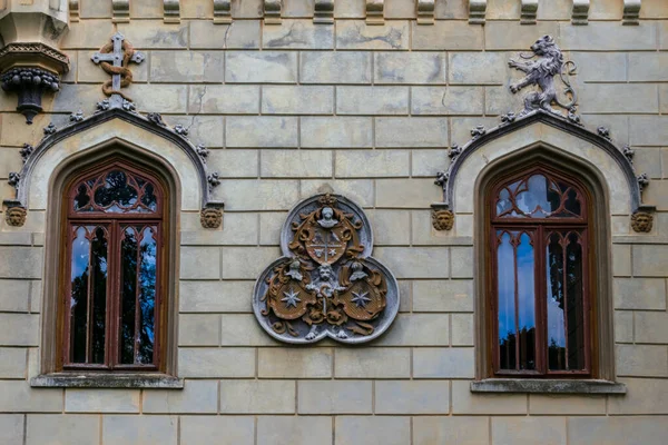 Wall Sculpture Illustrating Shields Worrier Helmet Sturdza Castle Miclauseni Romania — Stock Photo, Image